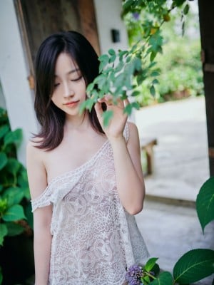 年年 《夏日精灵》