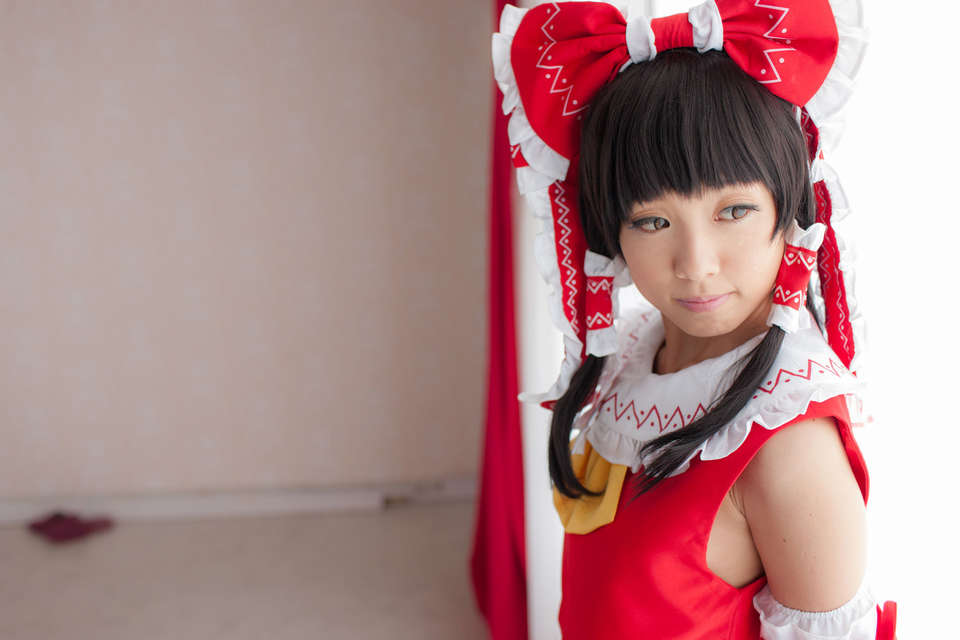 044_reimu_043