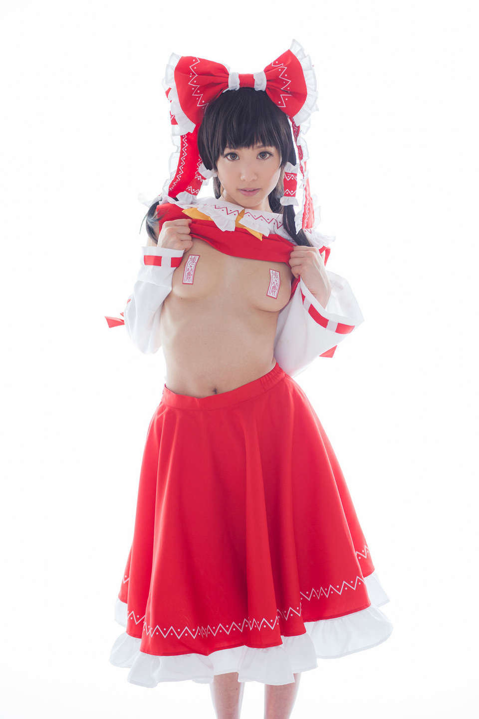 051_reimu_050