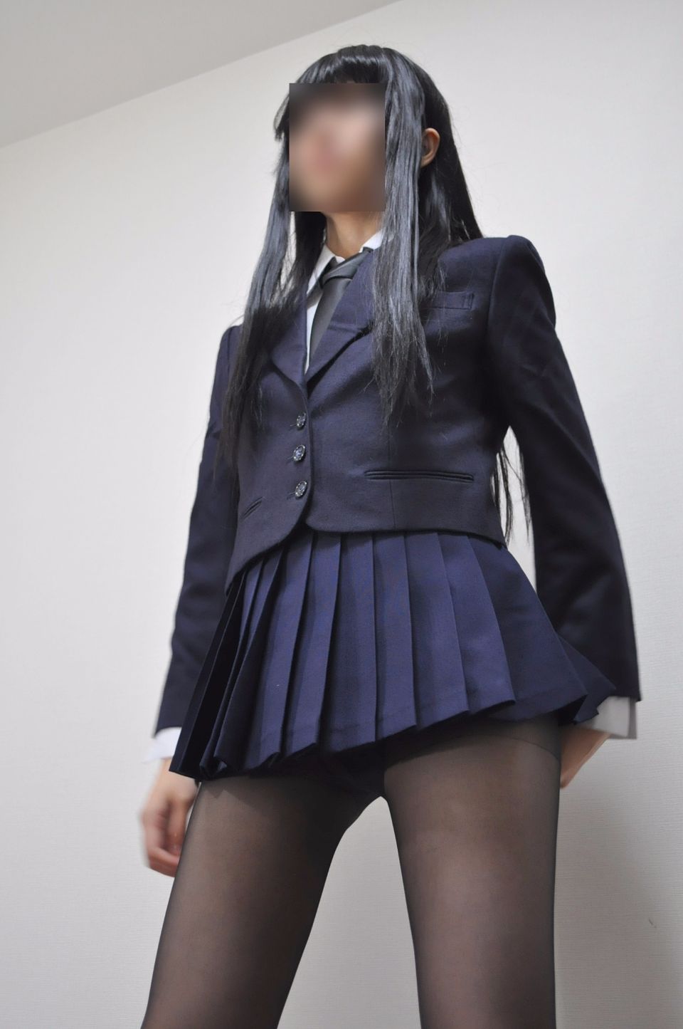 045