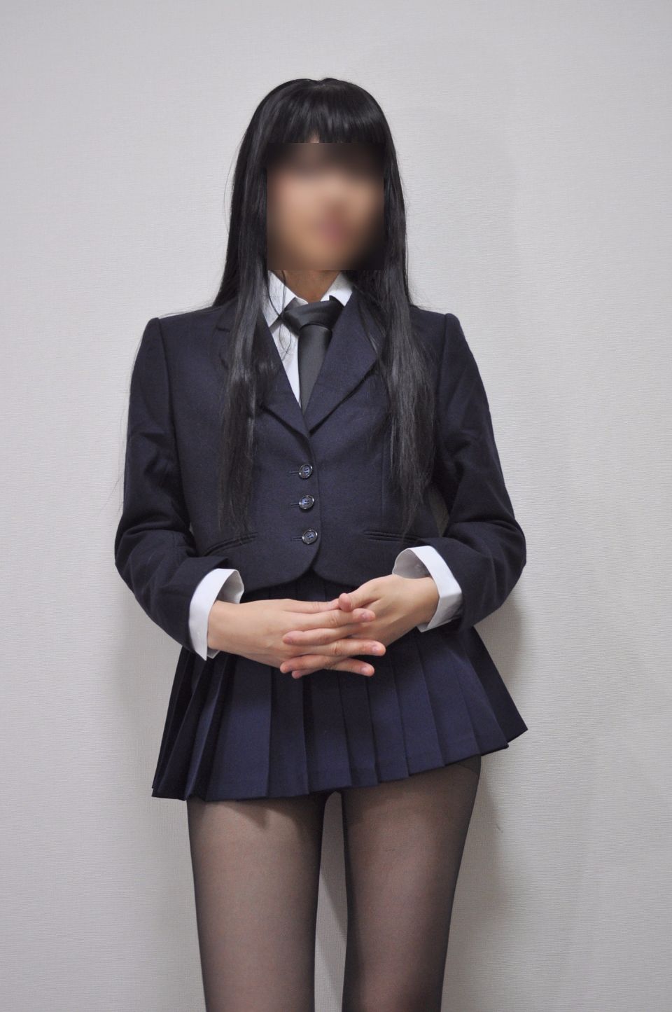 086
