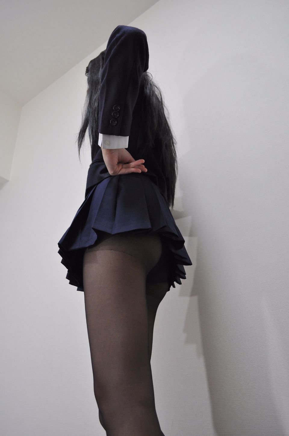 096