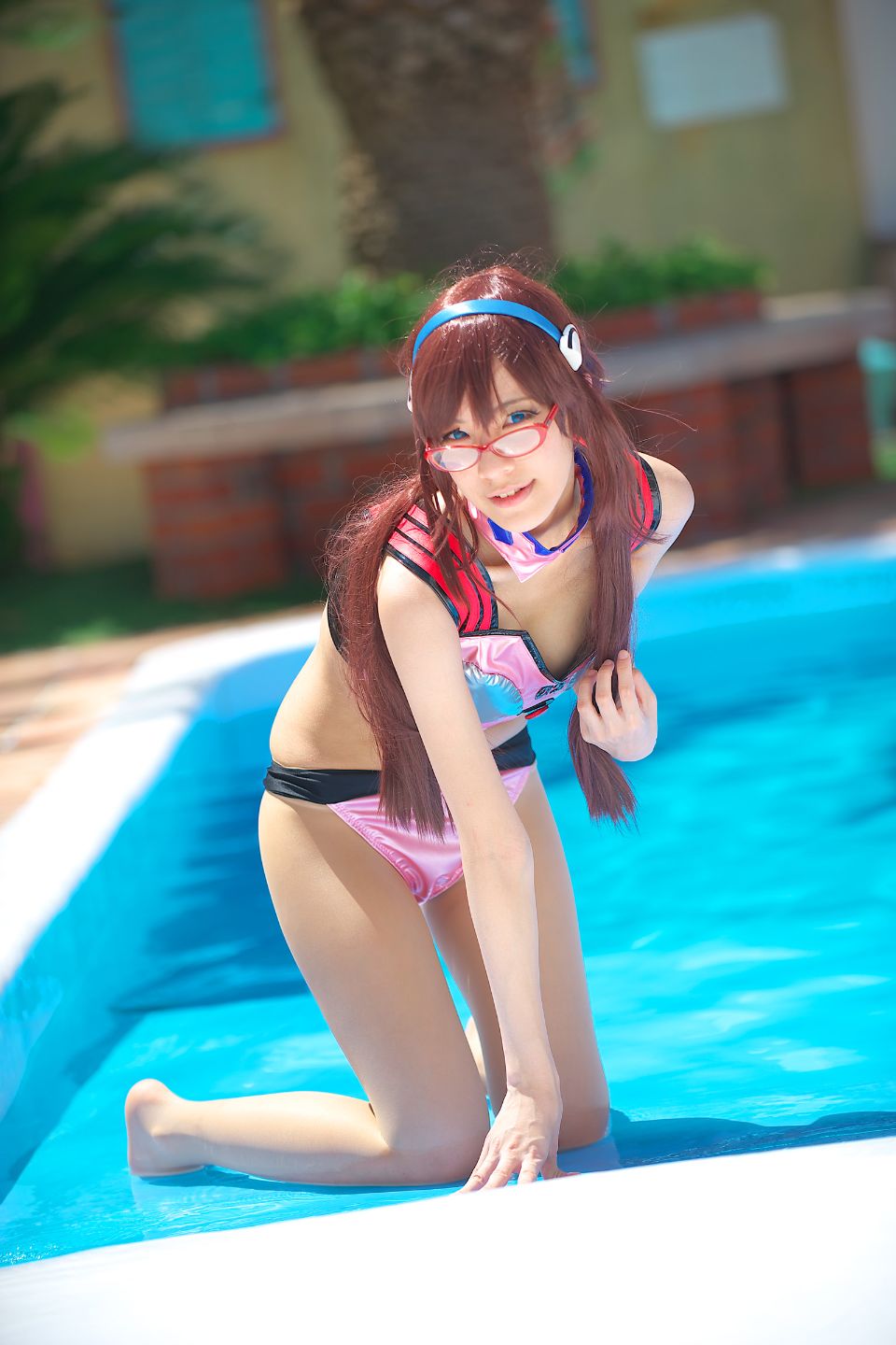 073