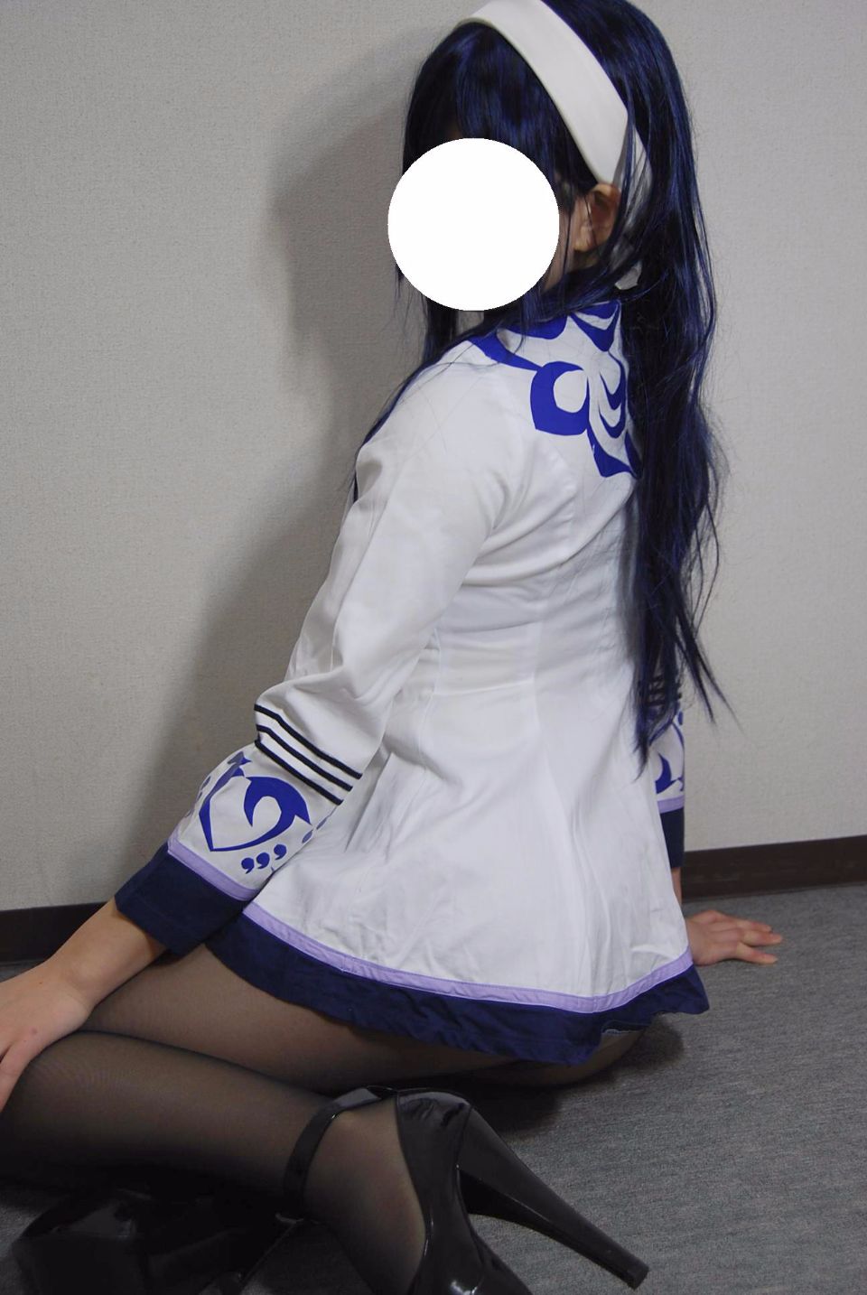 081