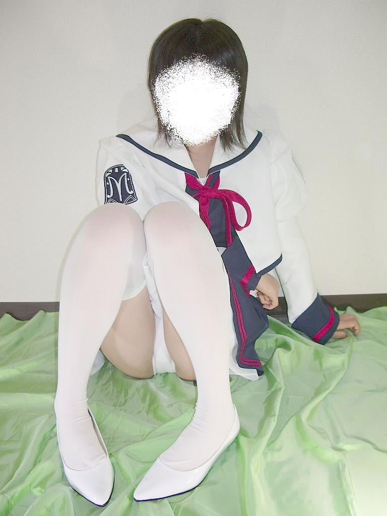 083