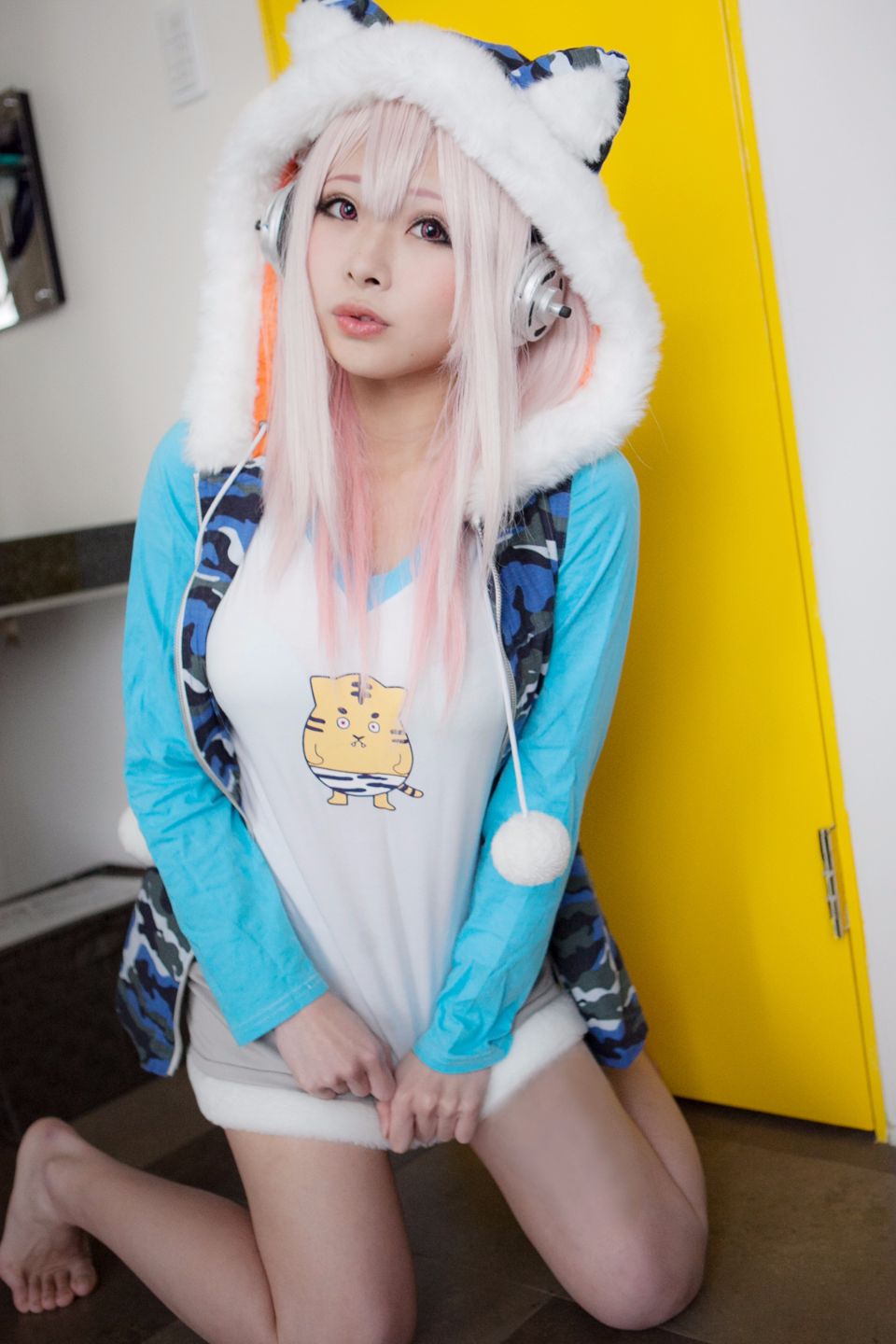046