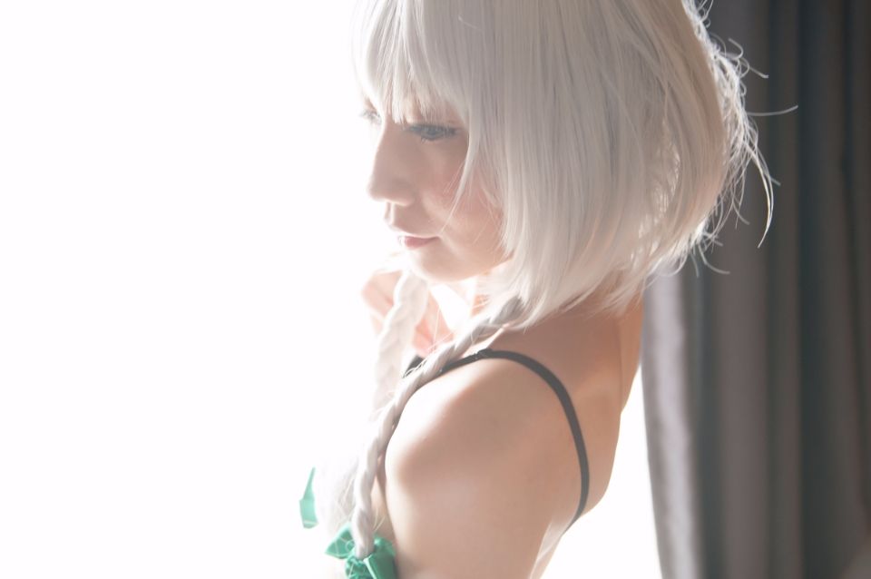 077