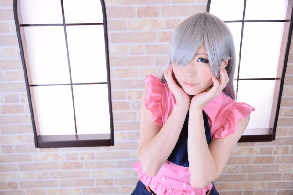 045