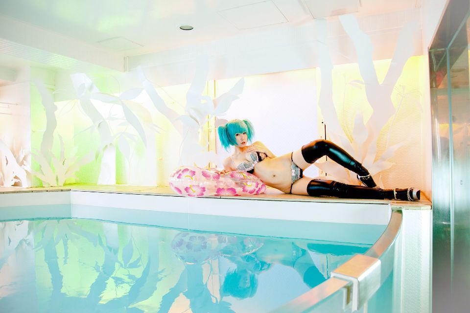077_pool_076