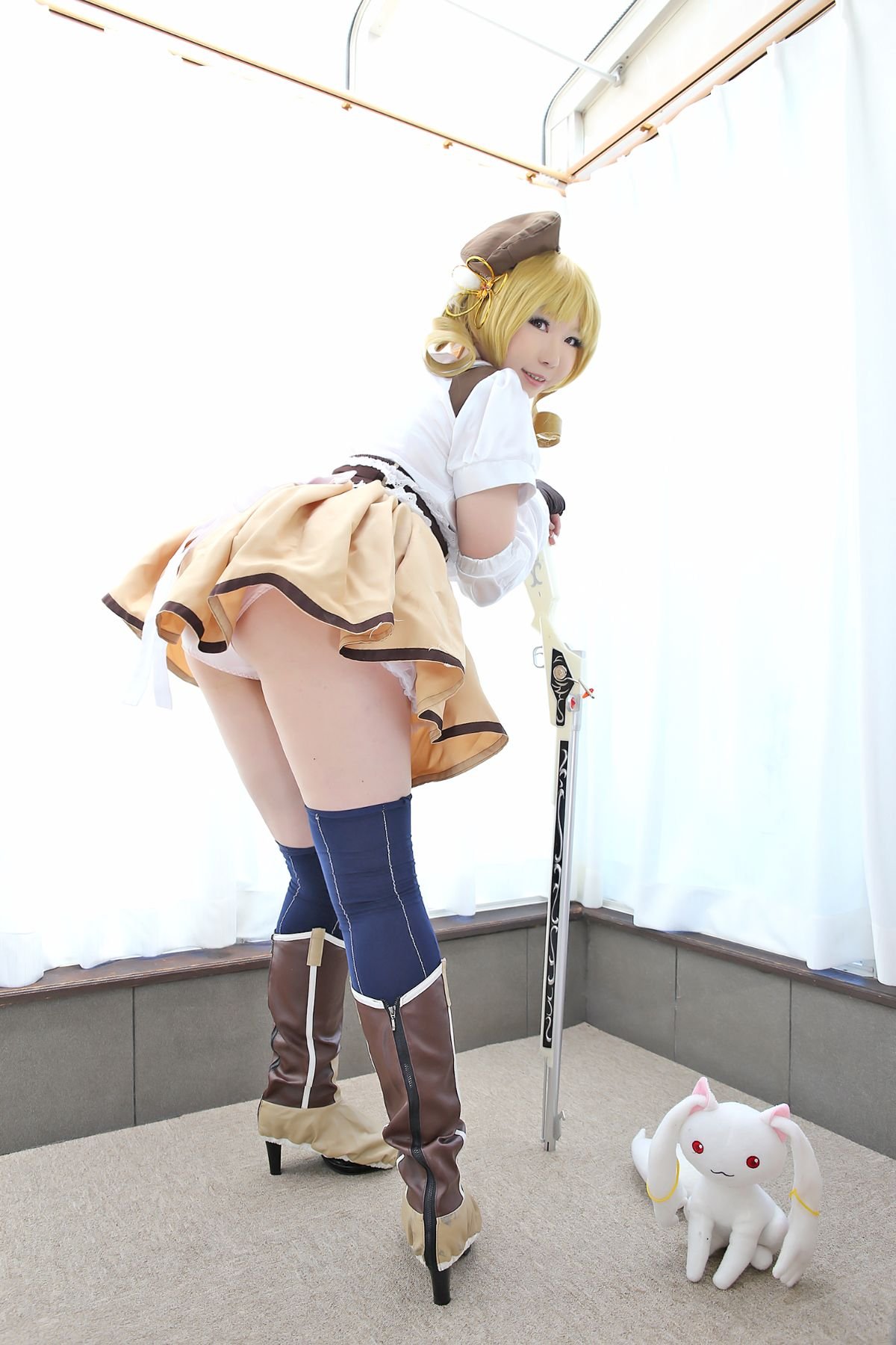 045