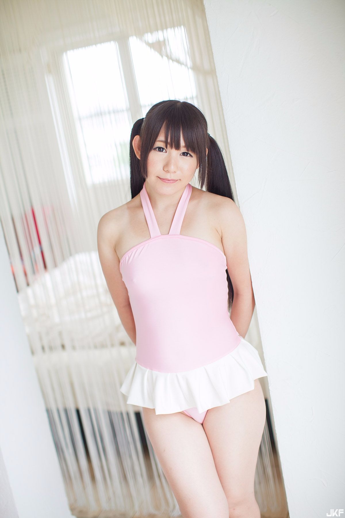 045