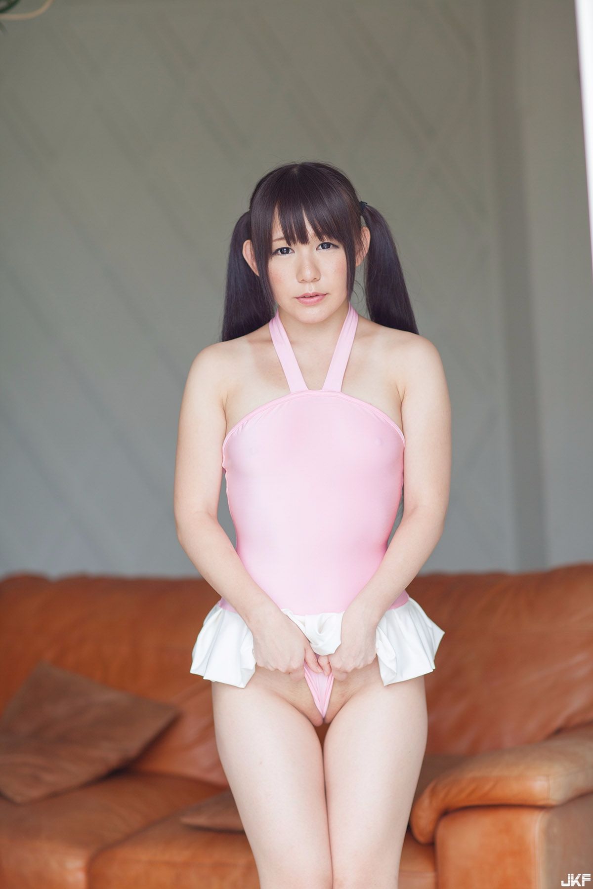 068