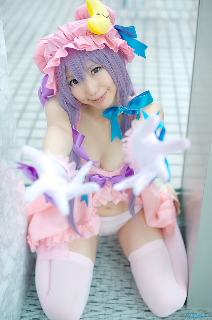 049