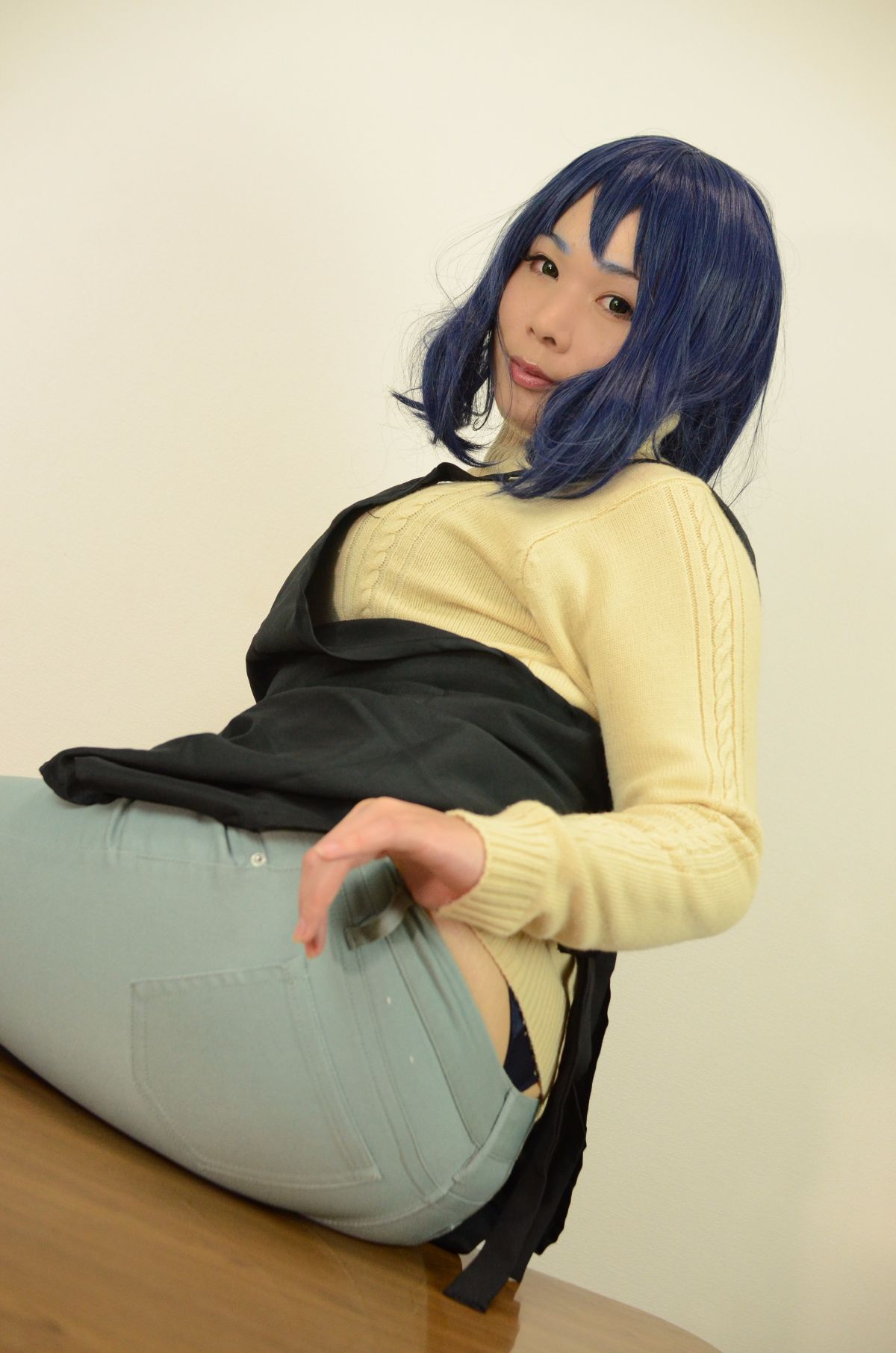 044