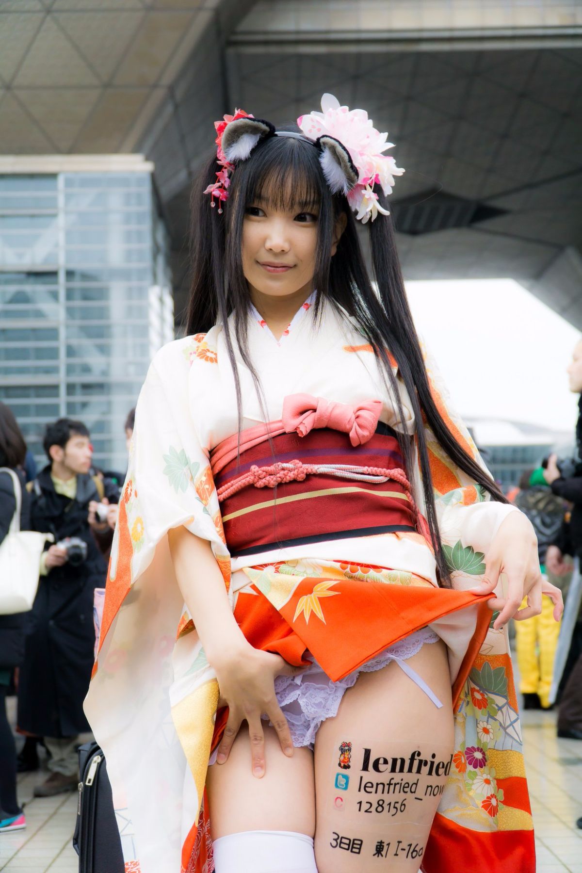 27_comiket_87_cosplay_3_11