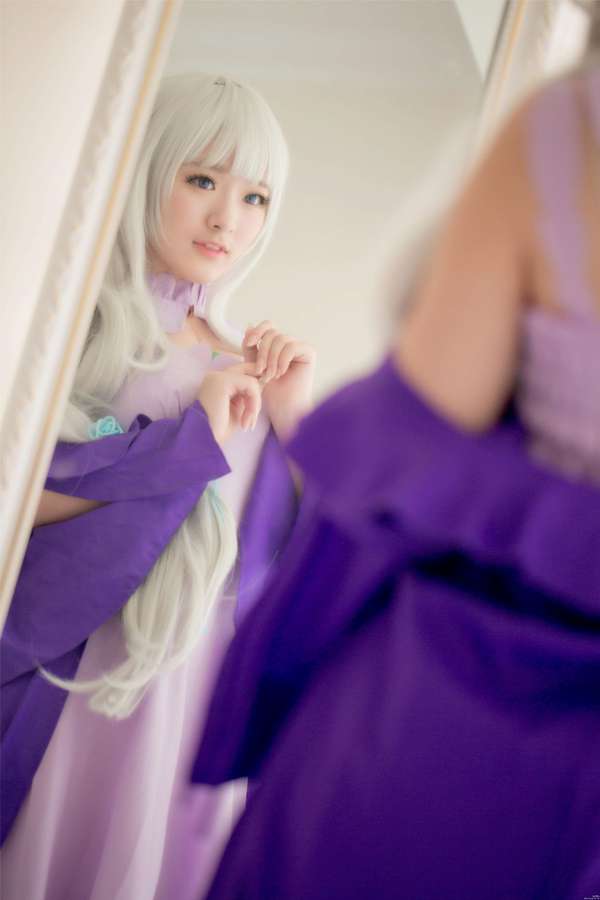 艾米莉娅家居礼服 C O S (1)