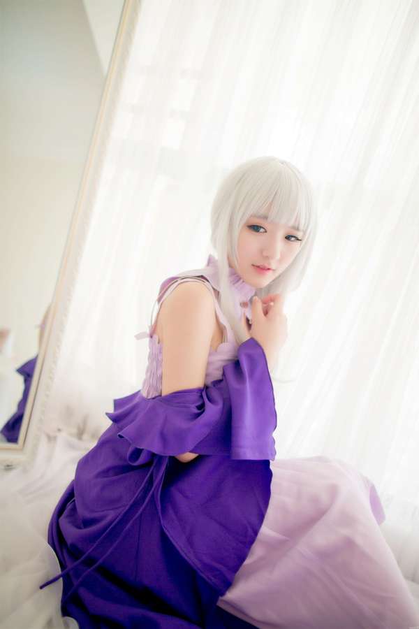 艾米莉娅家居礼服 C O S (4)