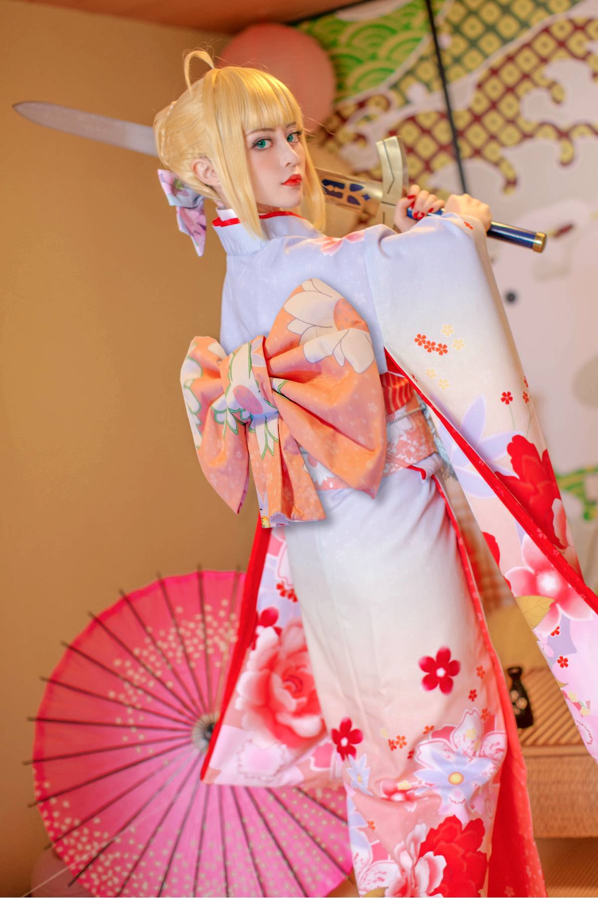 骑士王Saber晴着鲜艳和服登场 一改往日朴素风格 (11)