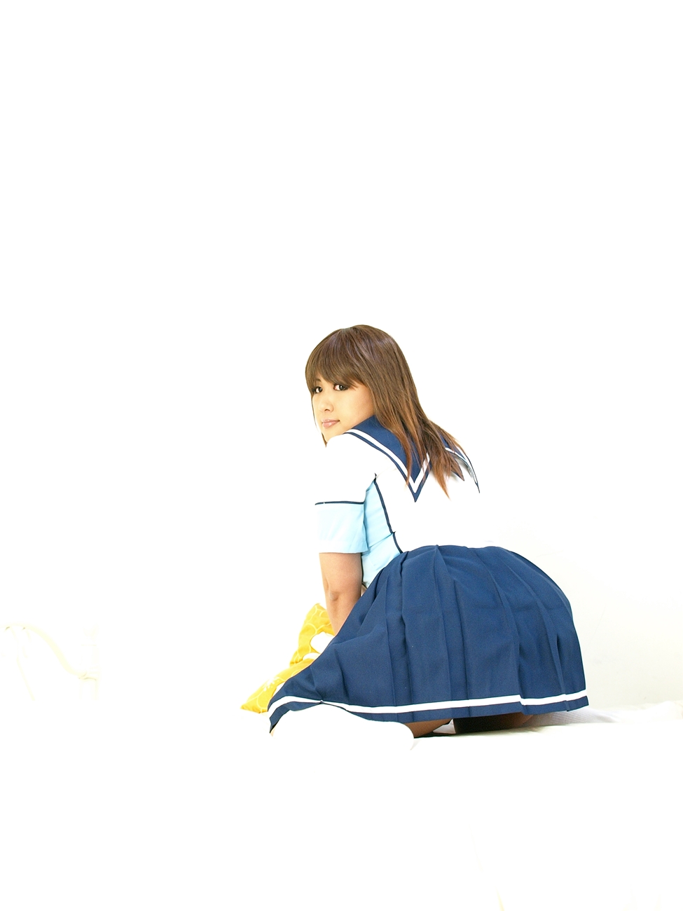 049