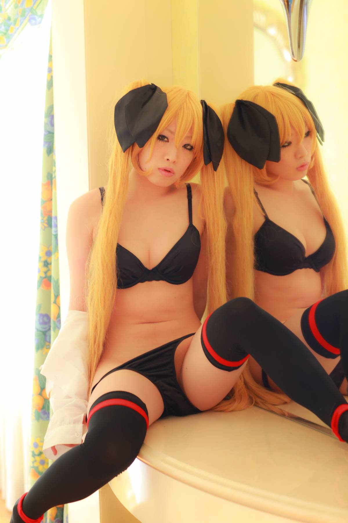 513