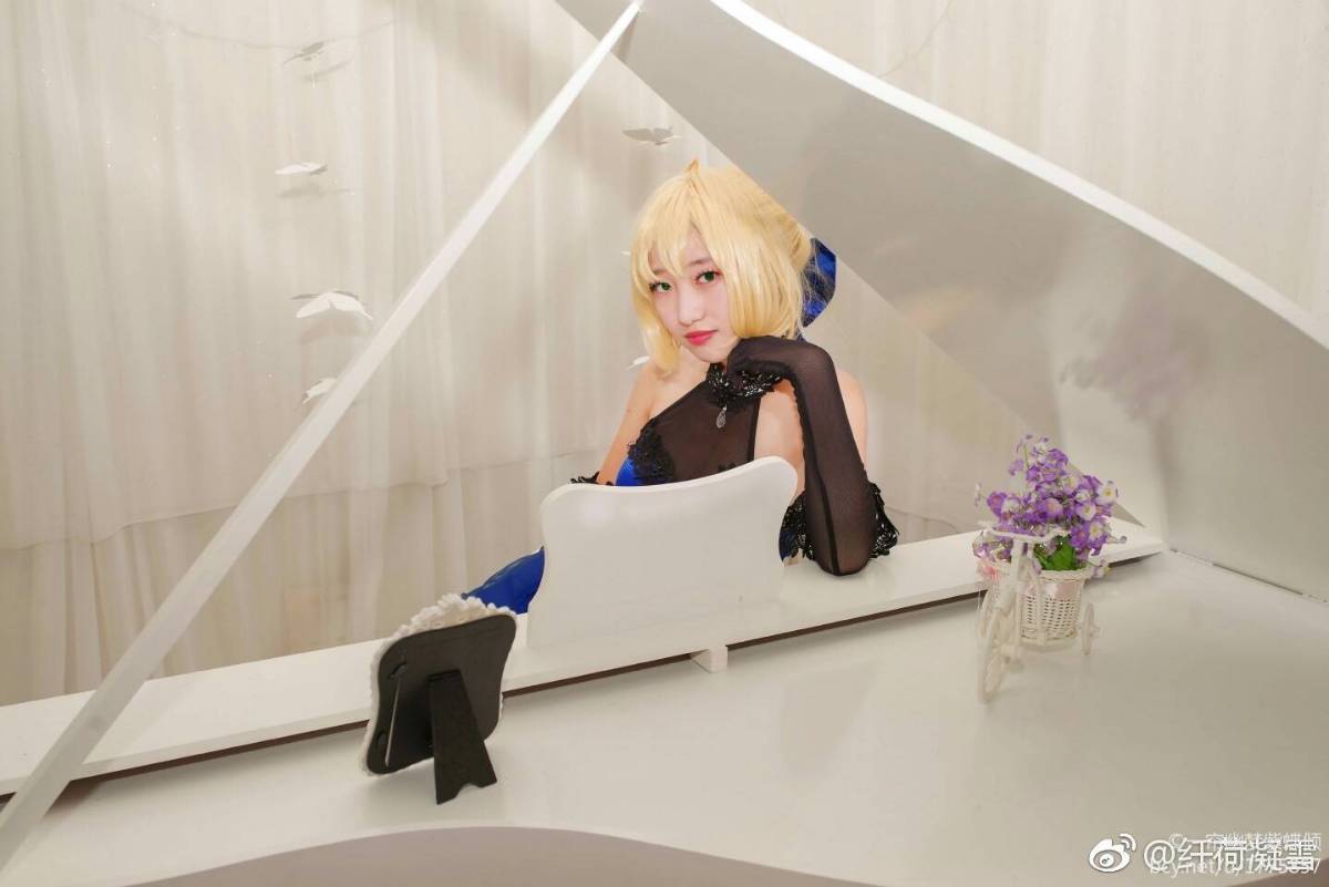 蓝礼服saber (8)