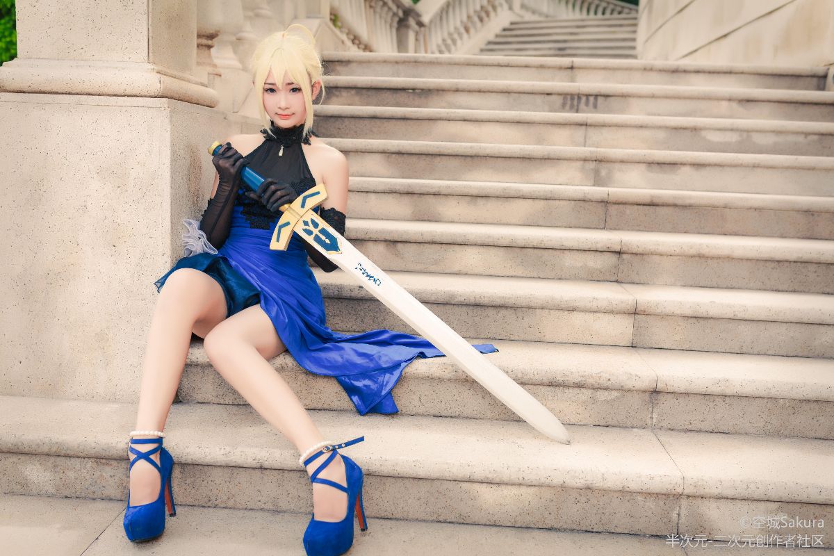 saber蓝礼服cos (9)