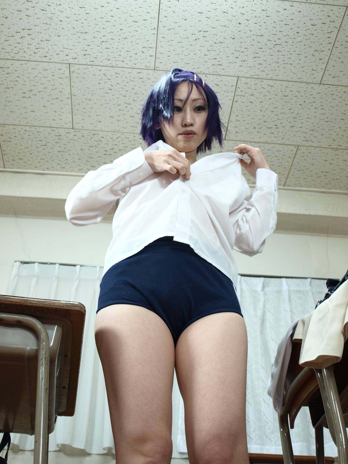 045