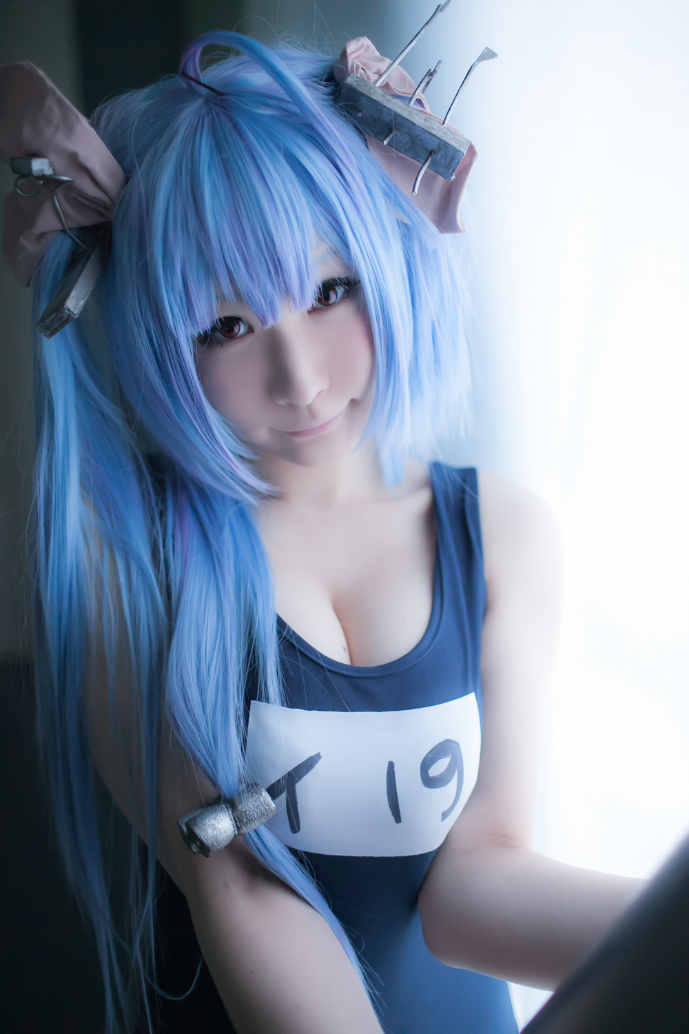 049