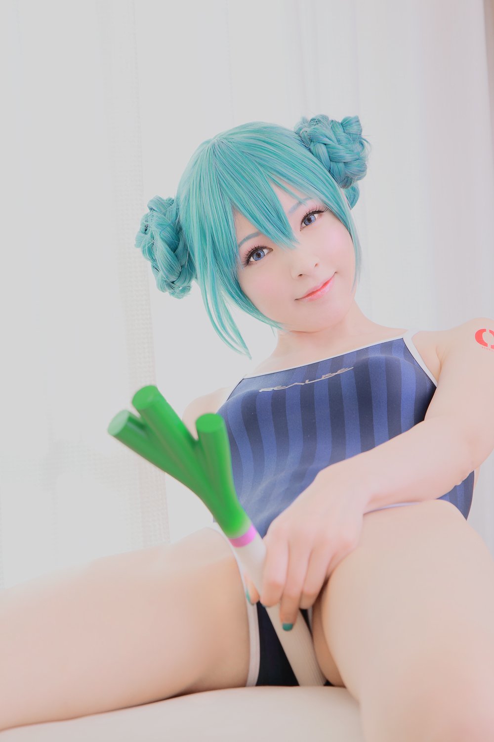 042