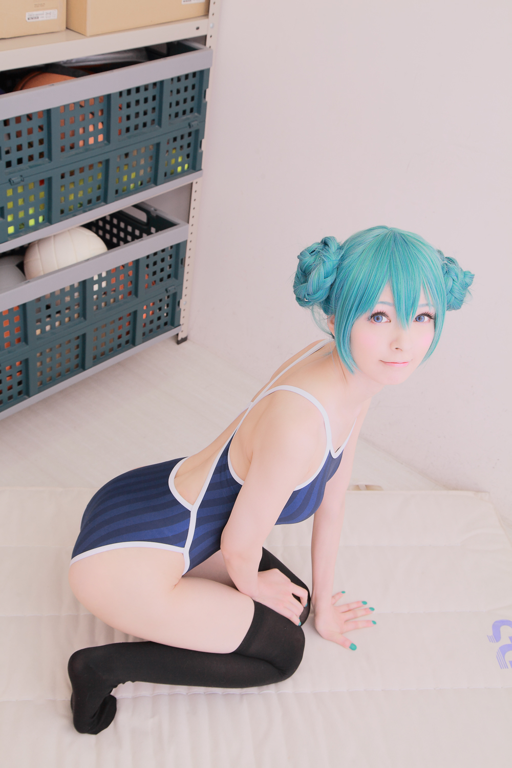 049