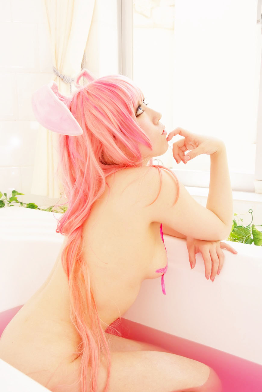 045