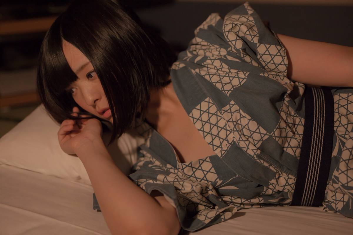 048