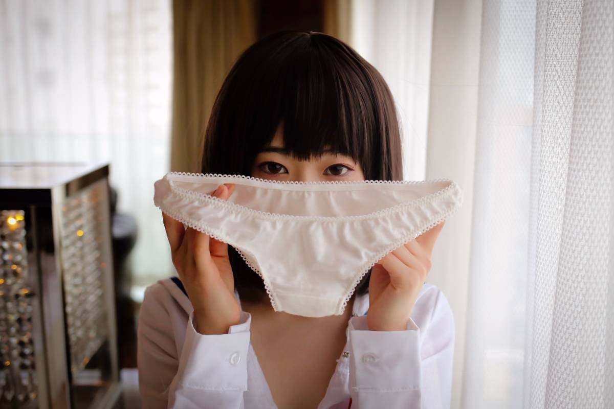 077
