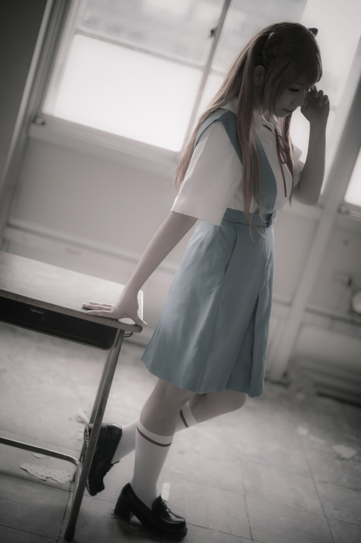 043
