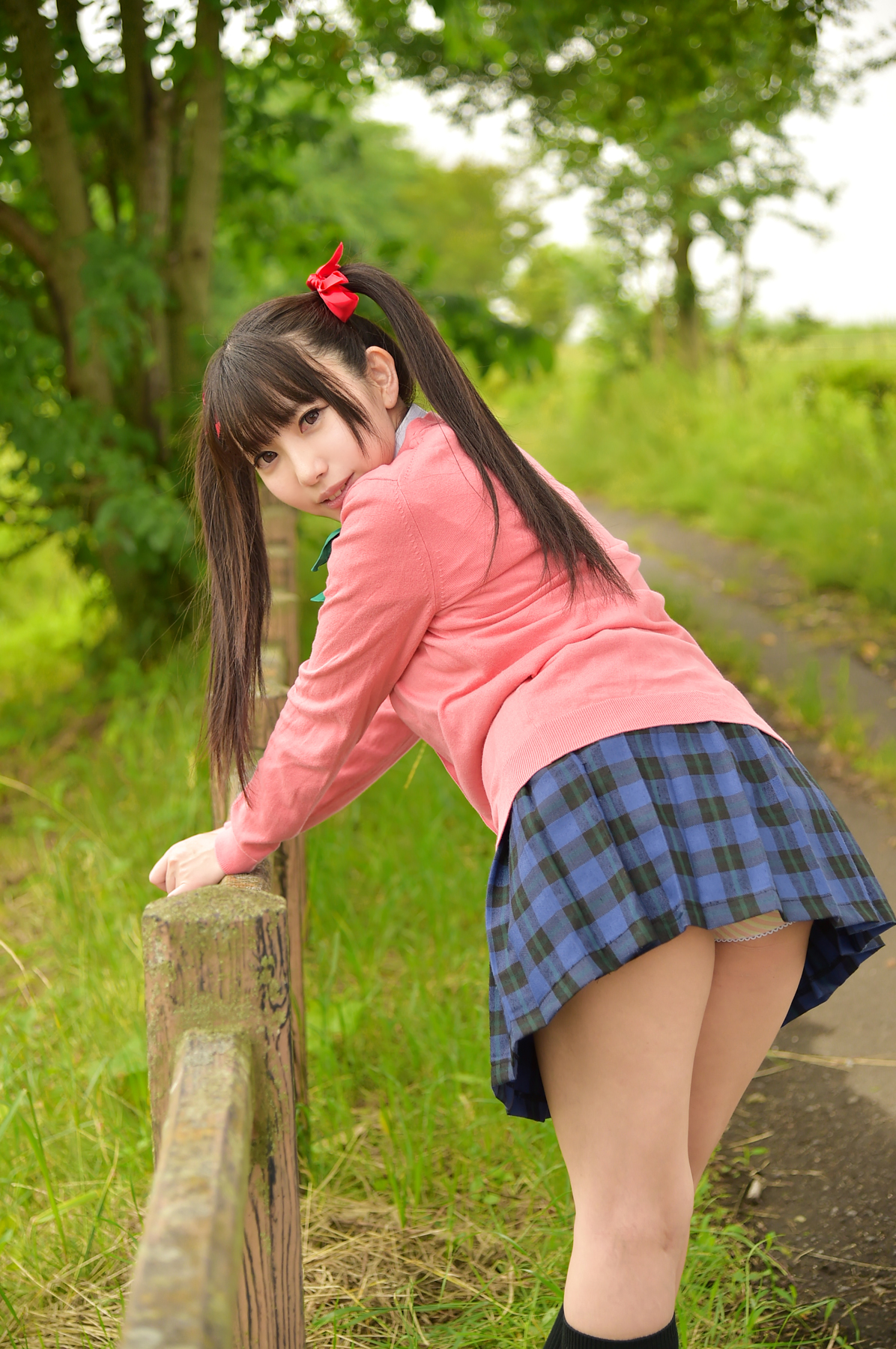 043