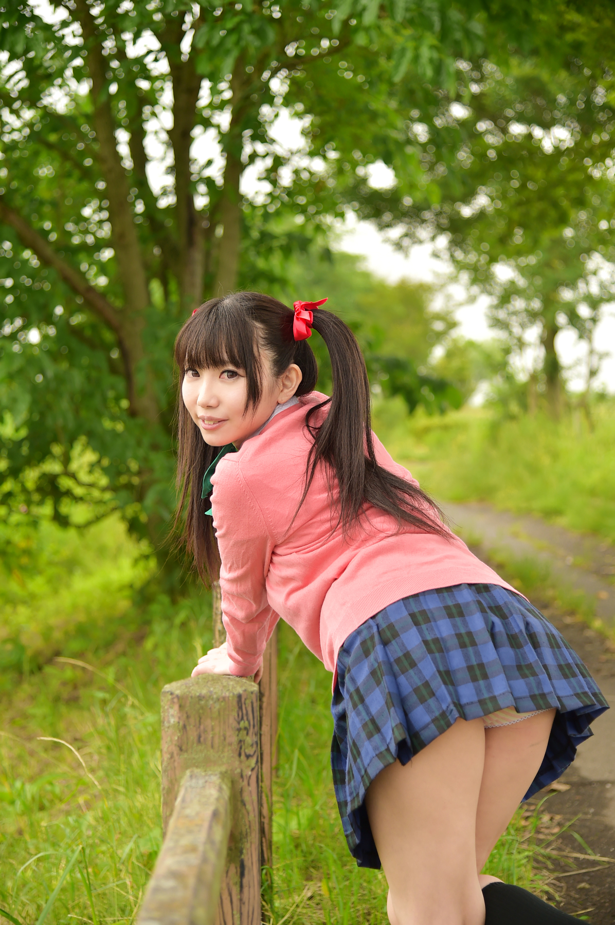 044