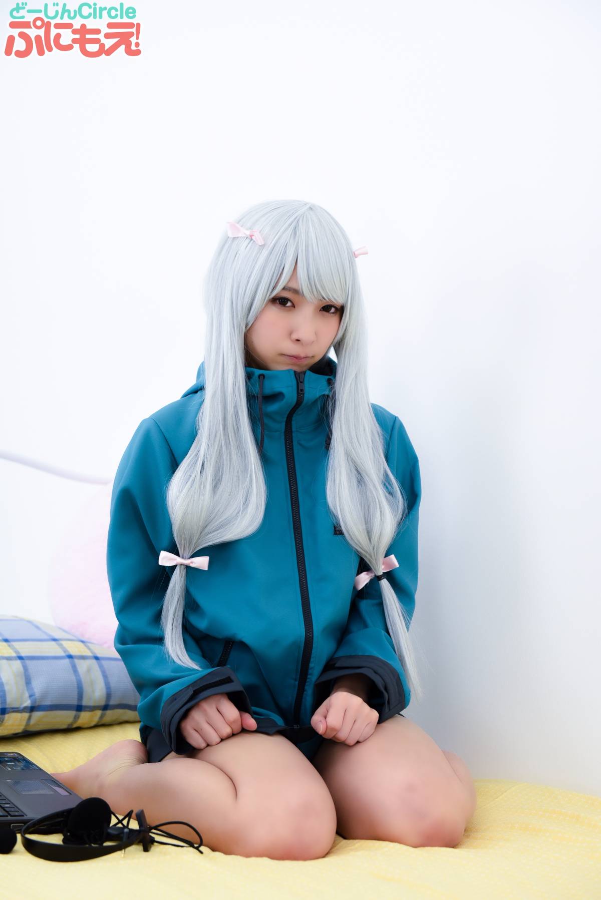 042