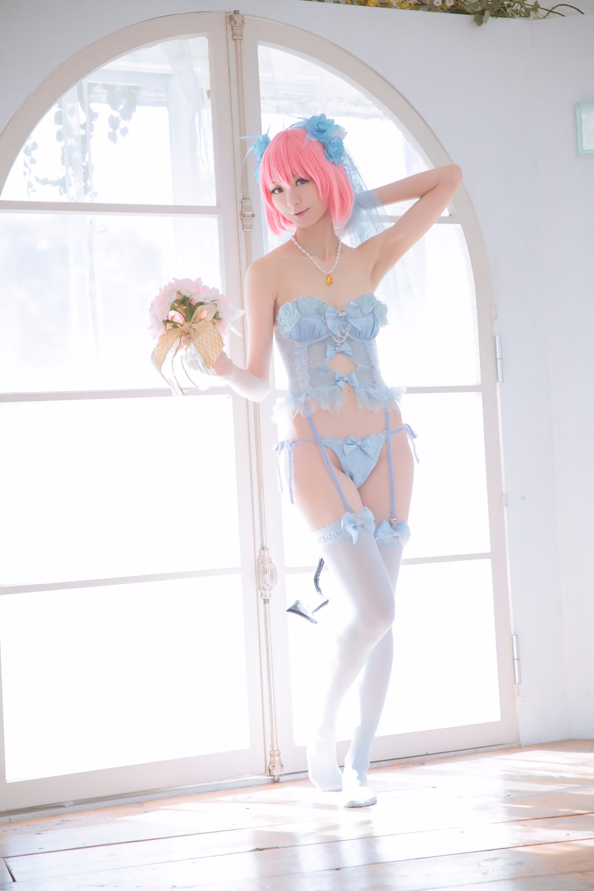 028