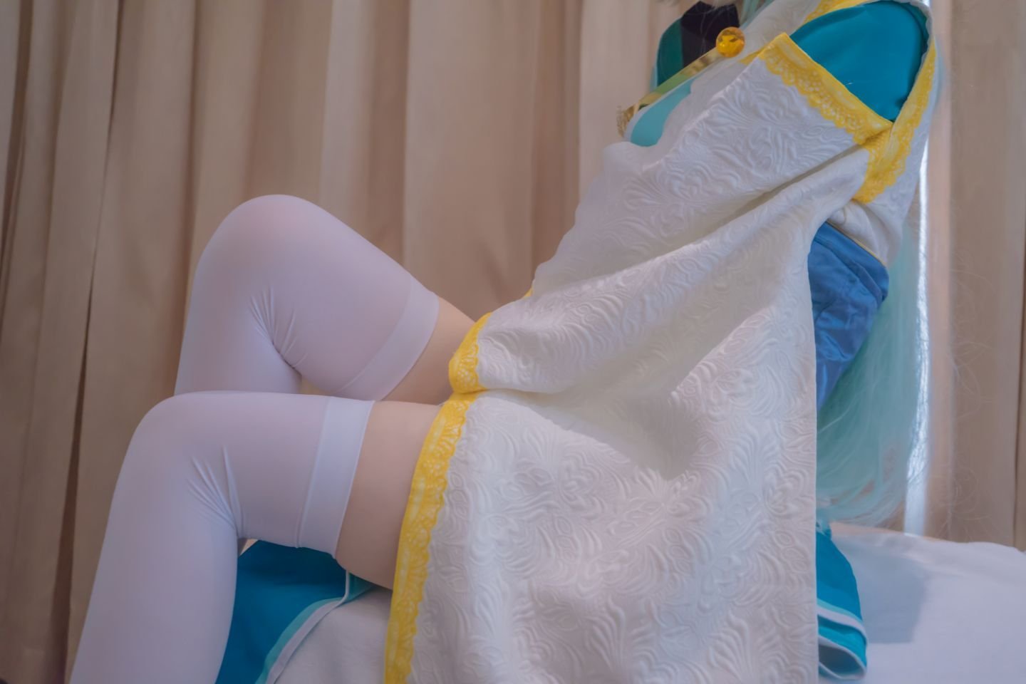 045