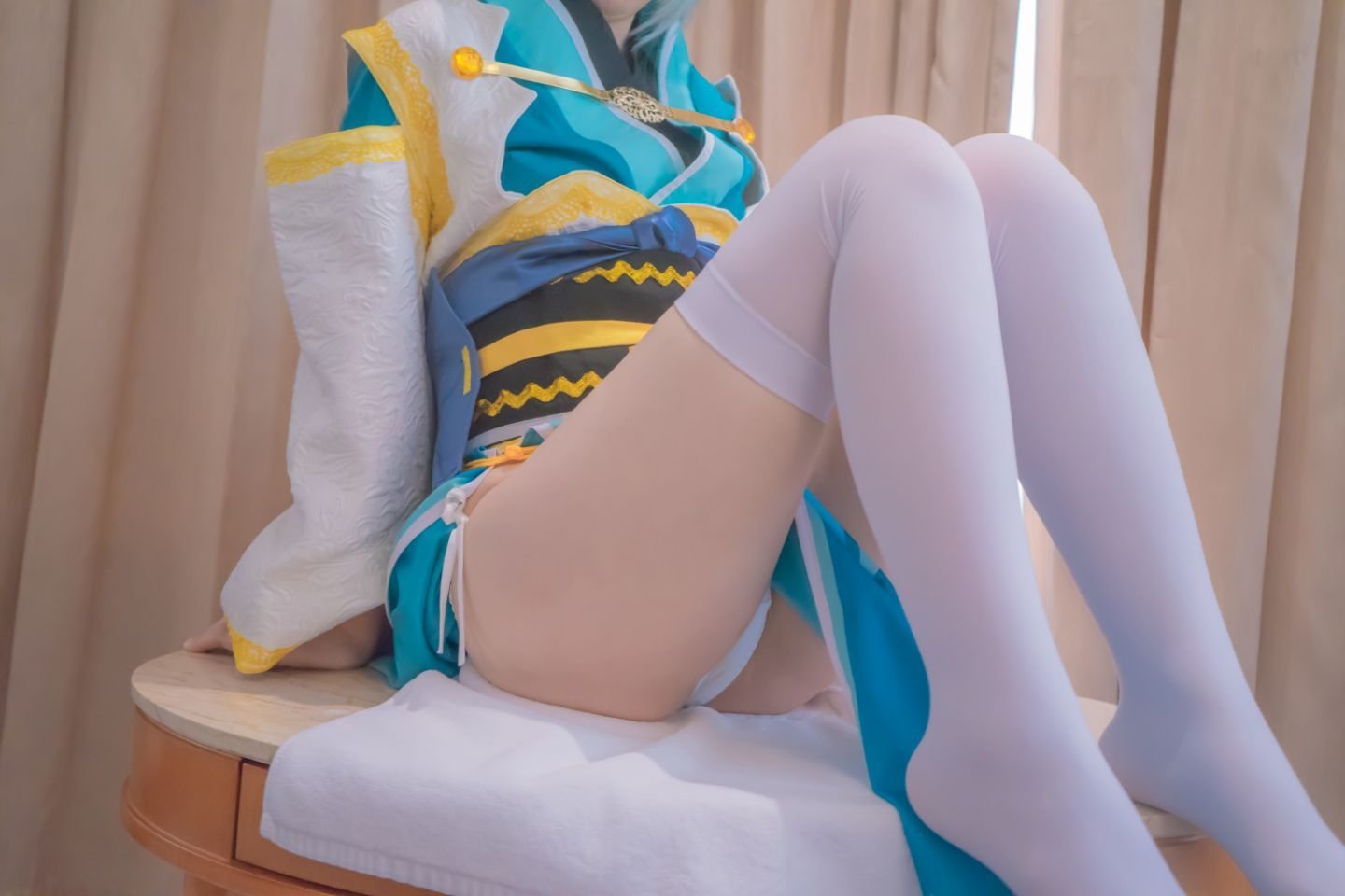 047