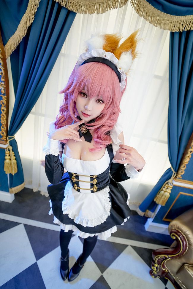 TamamonoMae-Maid-Cosplay-by-Elye-3