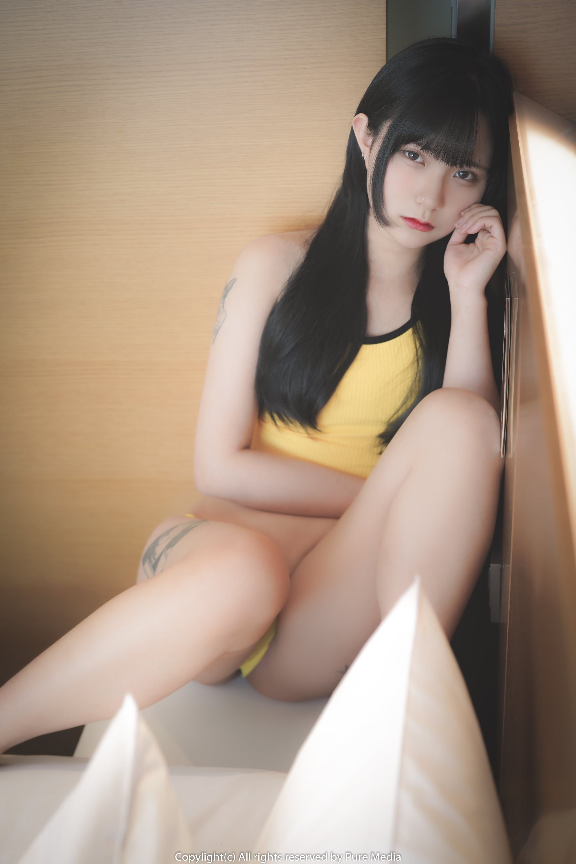 044