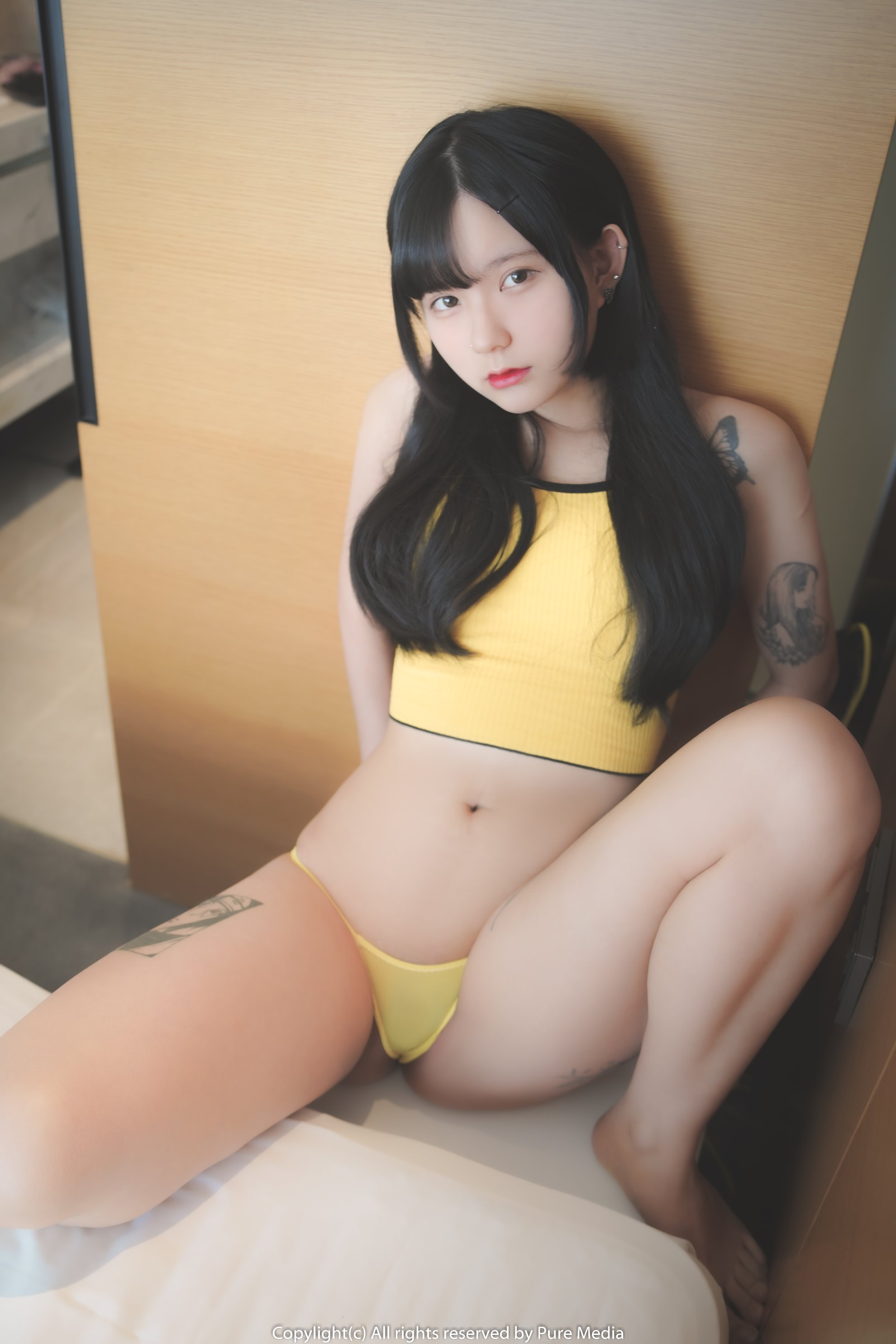 048