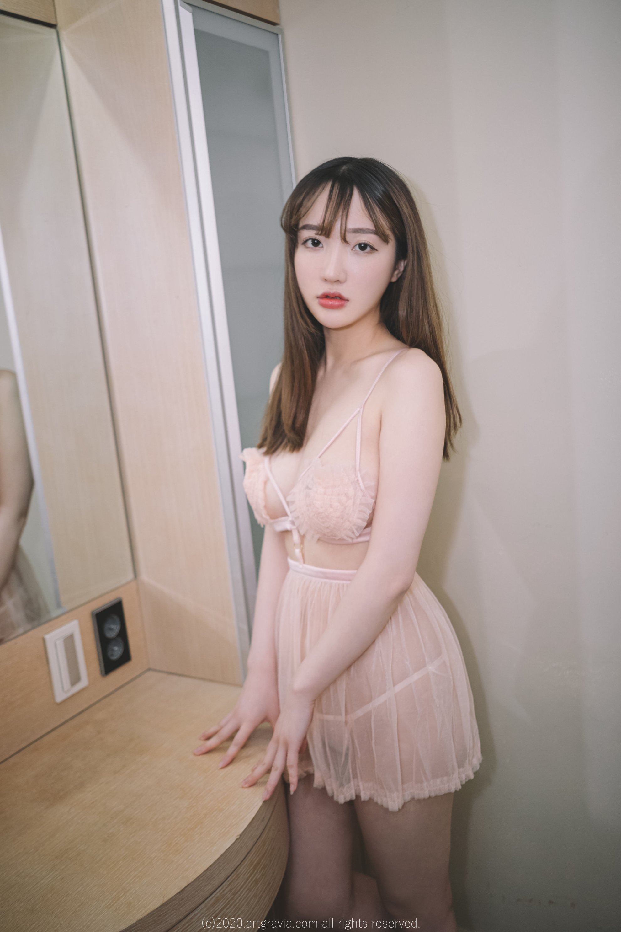 (01)
