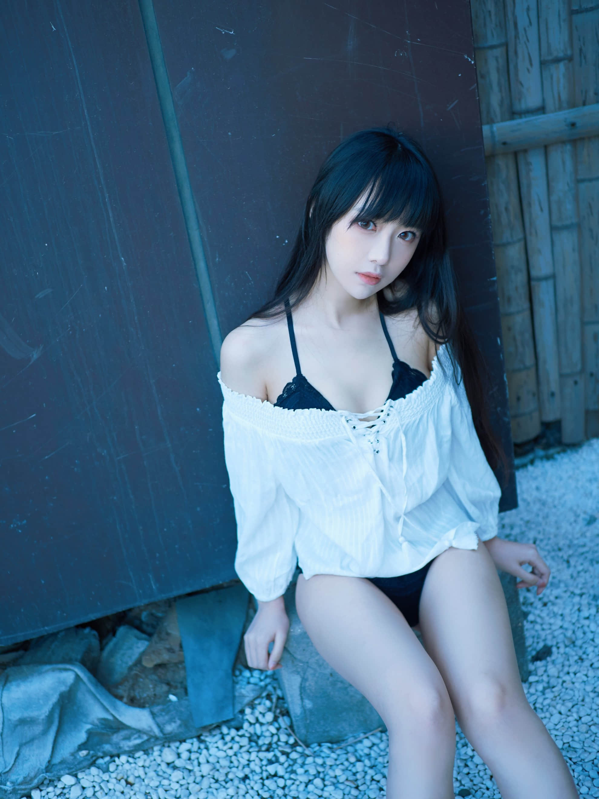 06
