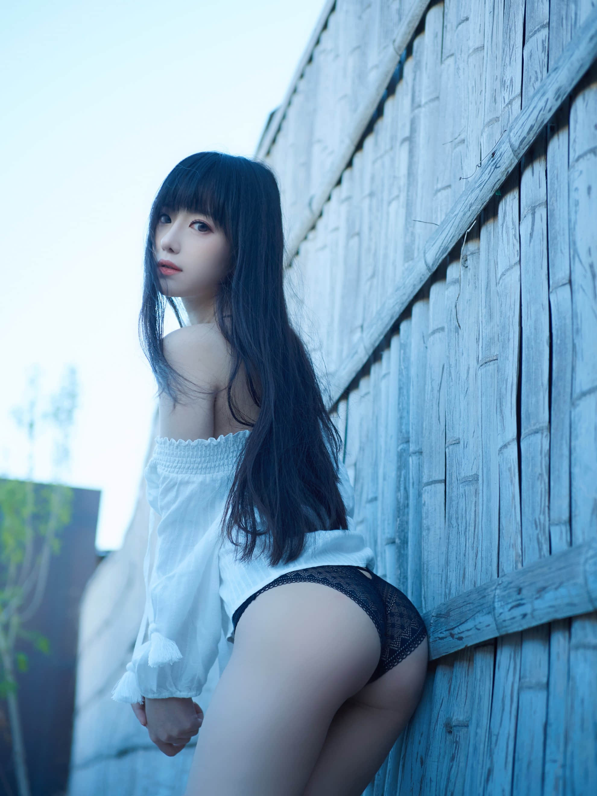 09