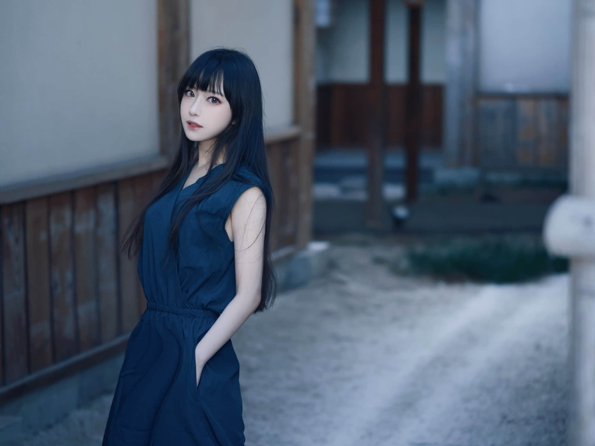 04