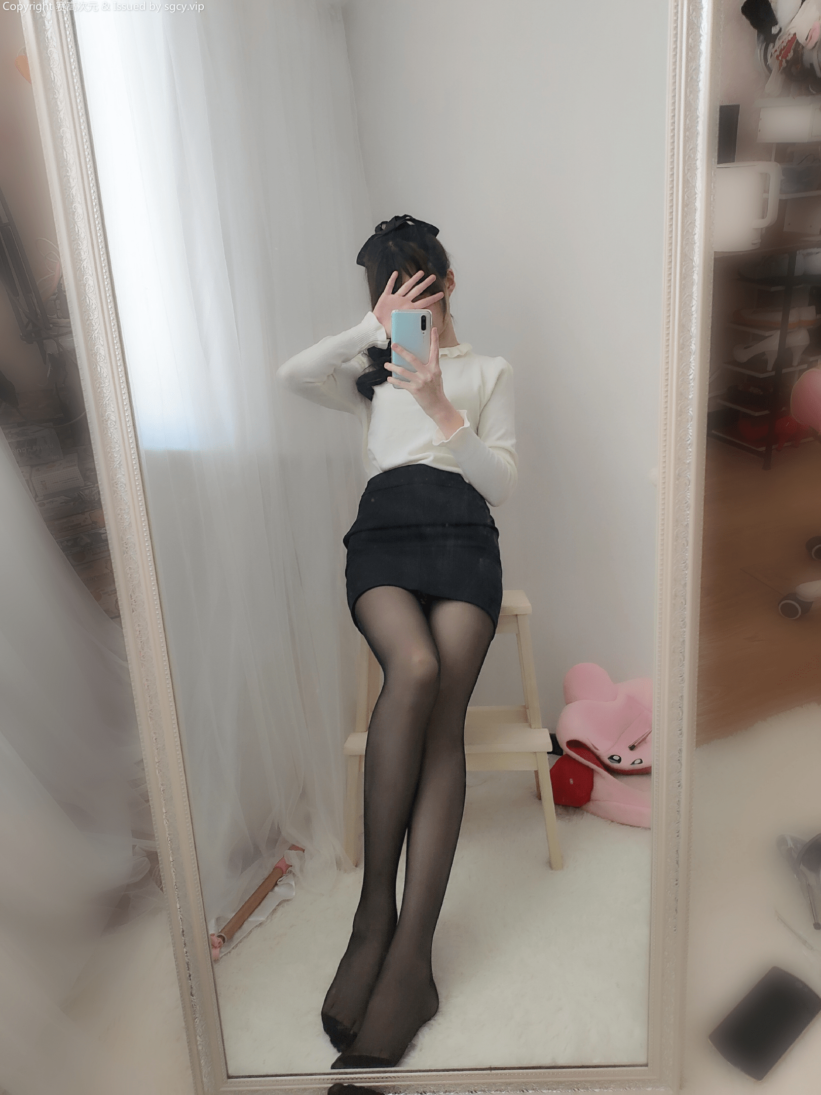(11)