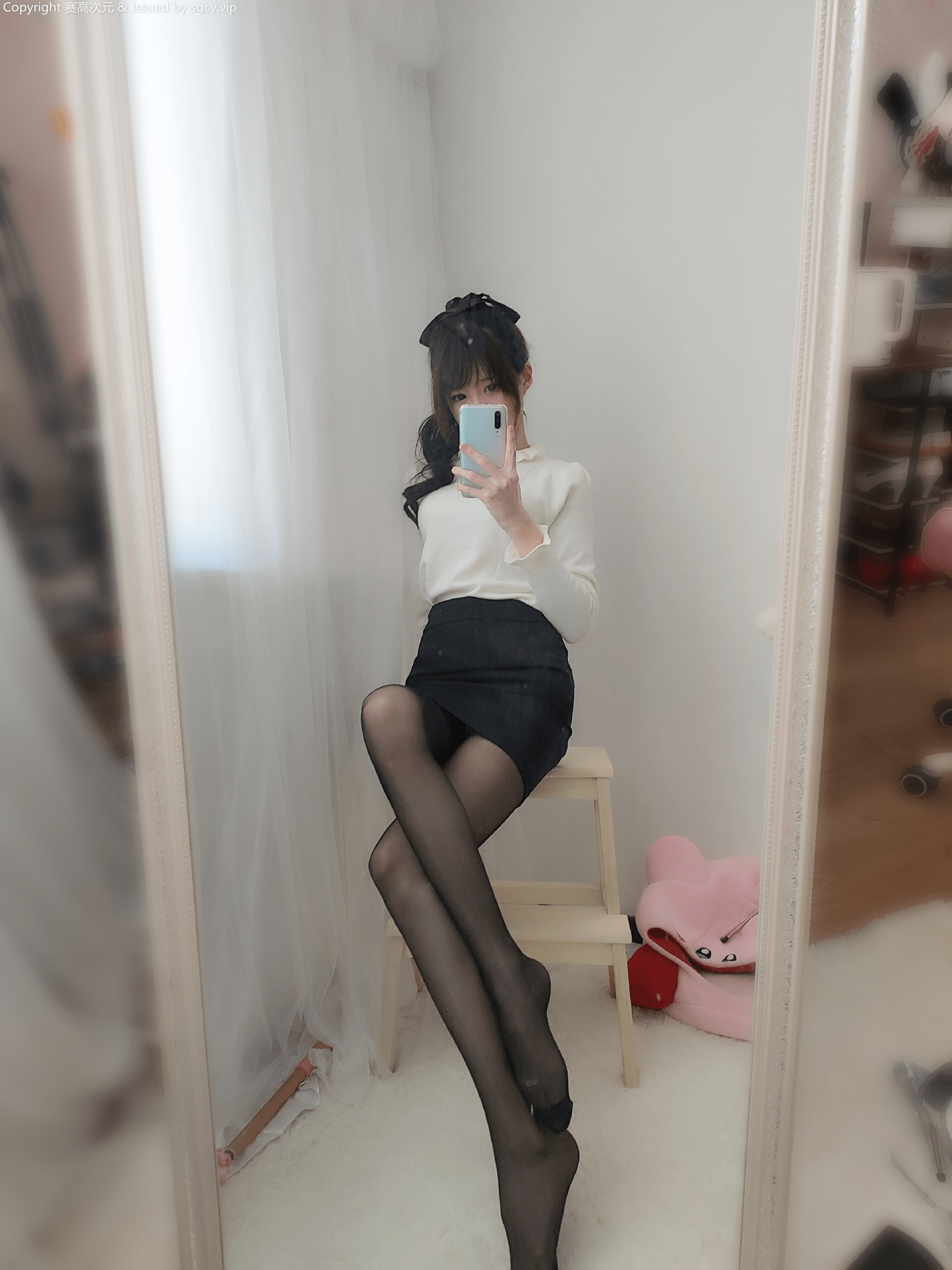 (12)