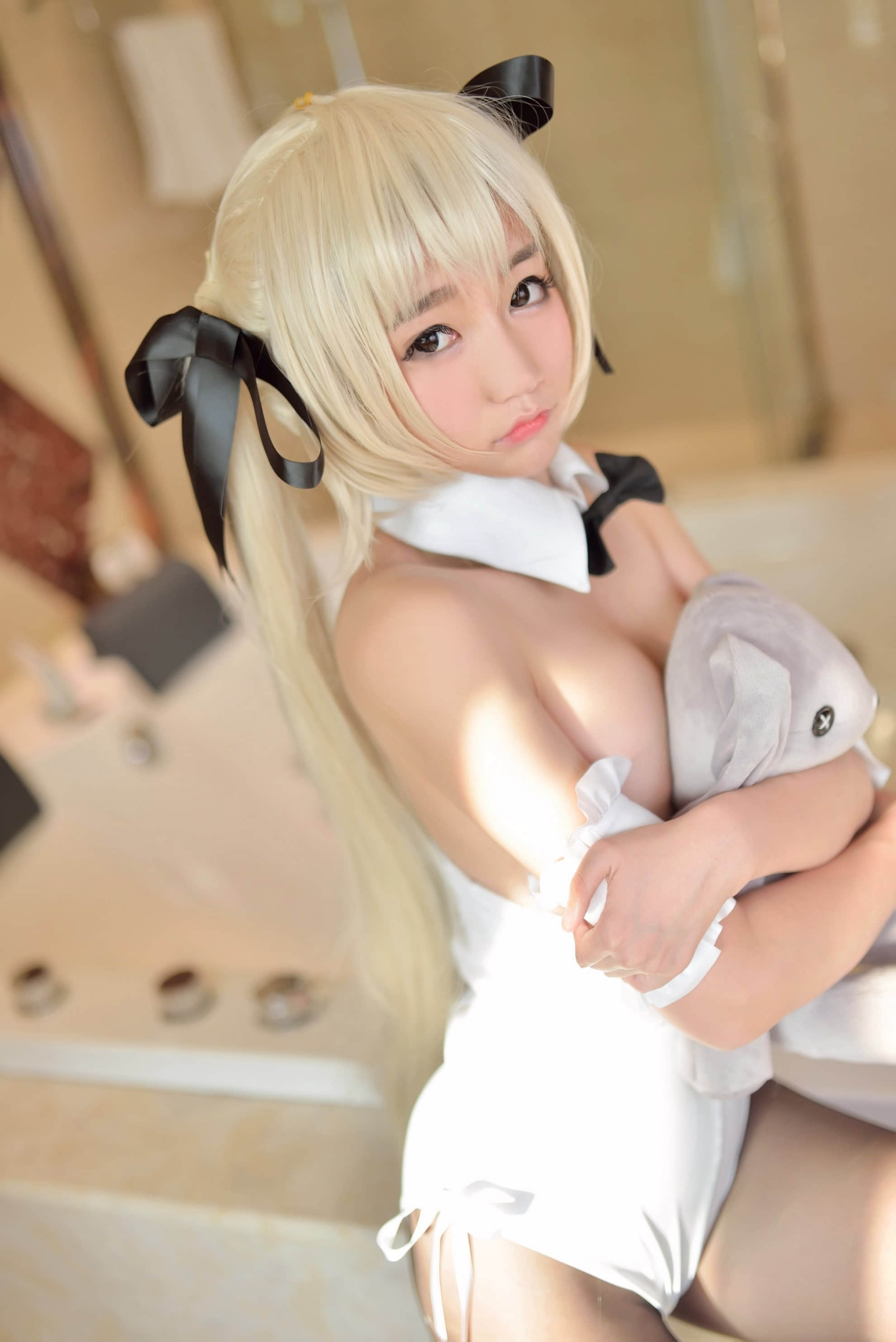 (3)
